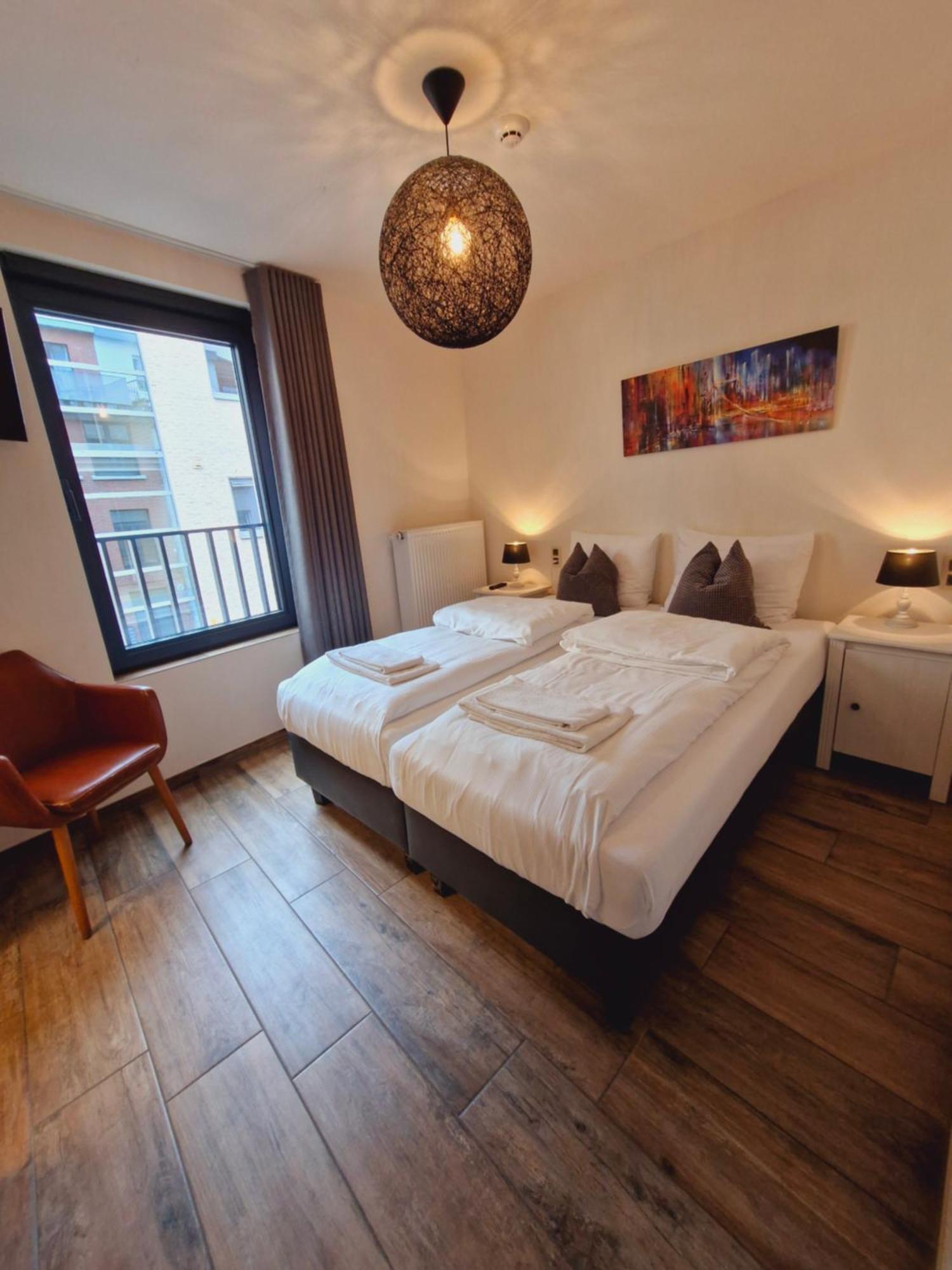 Hotel Ladeuze Leuven Bagian luar foto