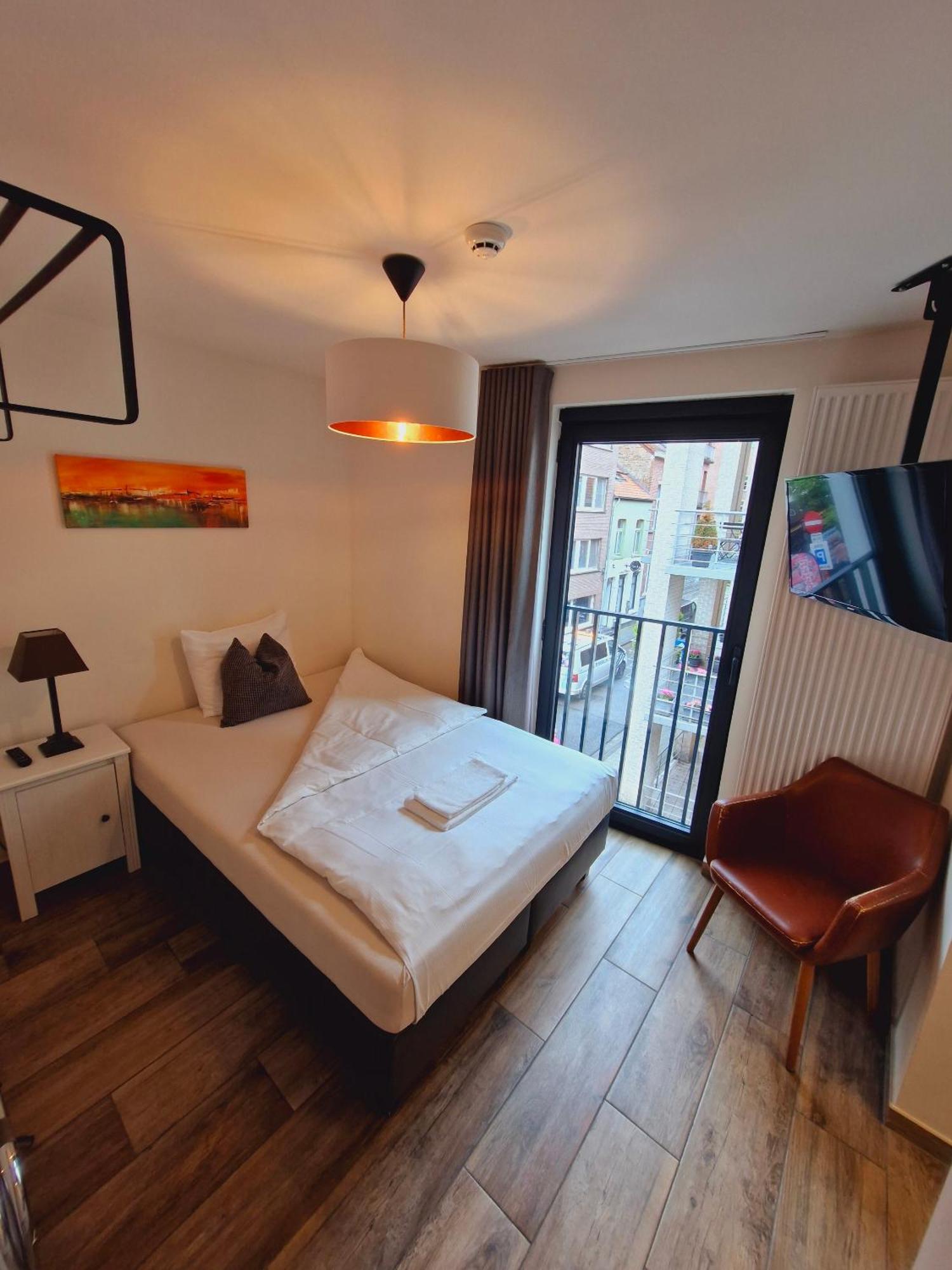 Hotel Ladeuze Leuven Bagian luar foto